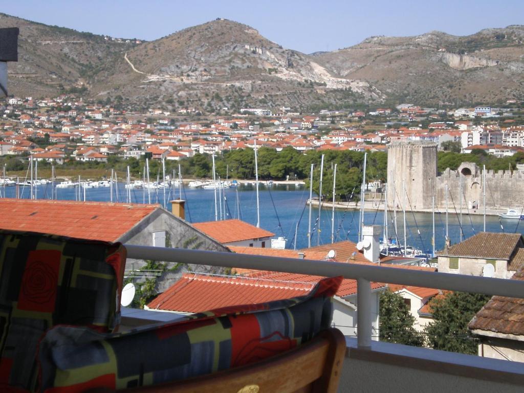 Apartments Kasalo Trogir Rum bild