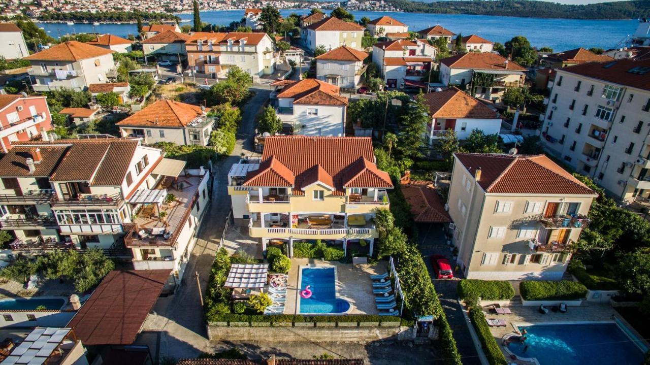 Apartments Kasalo Trogir Exteriör bild